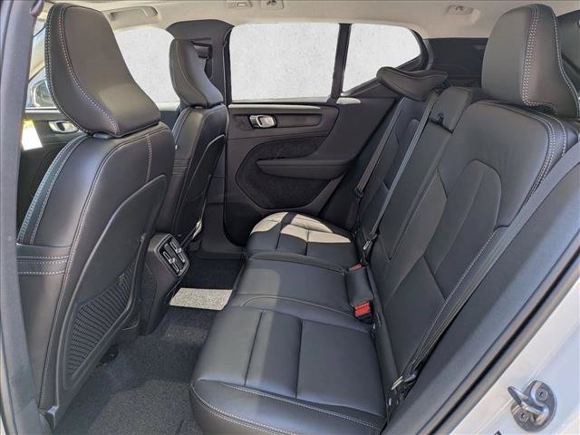 New 2026 Volvo XC40 B5 Core w/ Climate Package AWD/4WD image 17