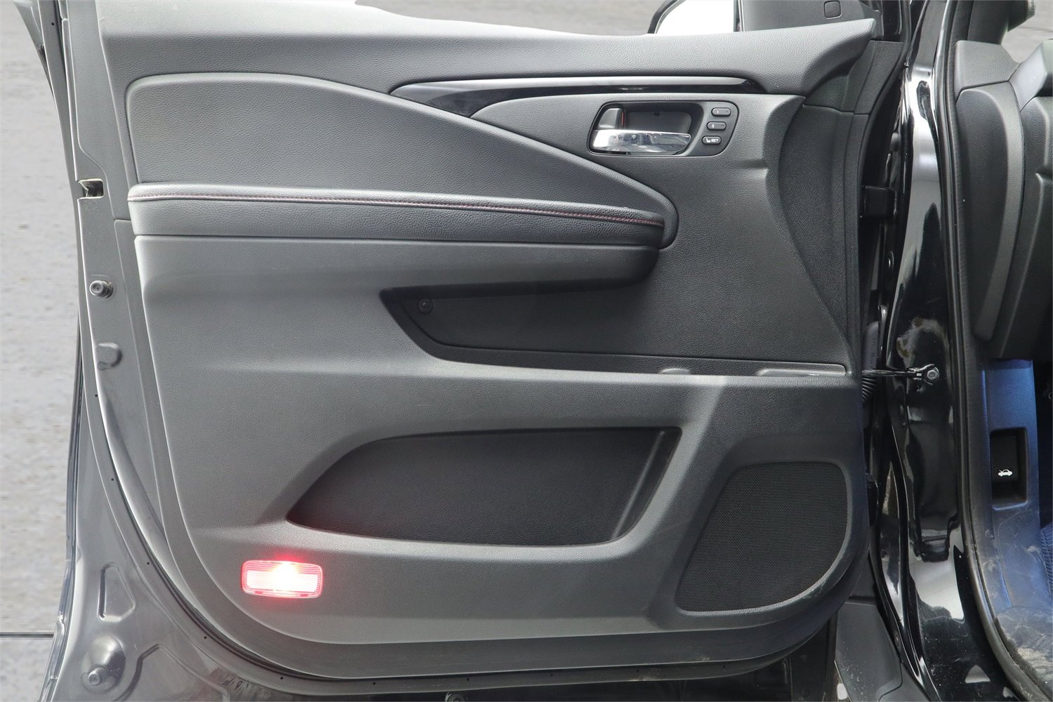 Used 2017 Honda Ridgeline Black Edition image 8