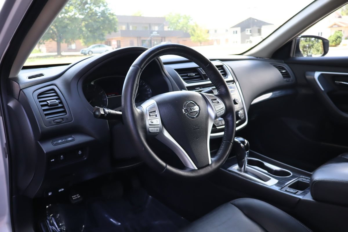 Used 2018 Nissan Altima 2.5 SL FWD image 15