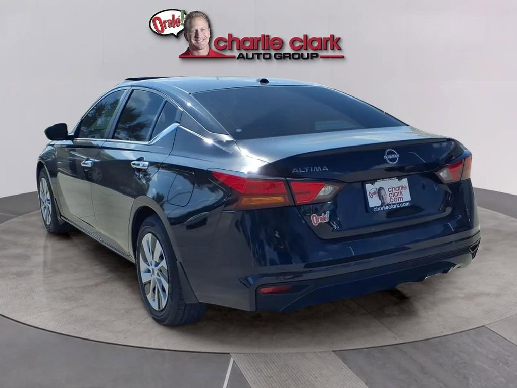 Used 2025 Nissan Altima 2.5 S FWD image 3