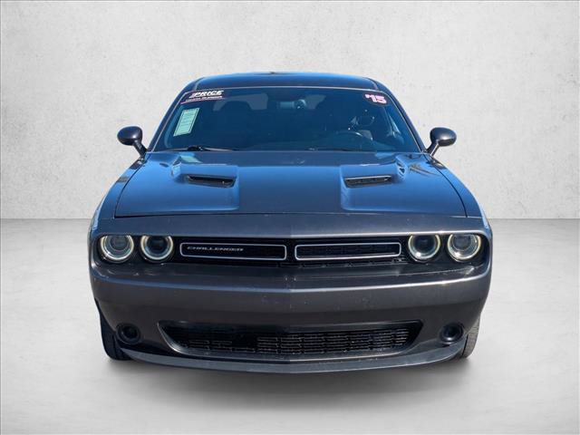 Used 2015 Dodge Challenger SXT video 2
