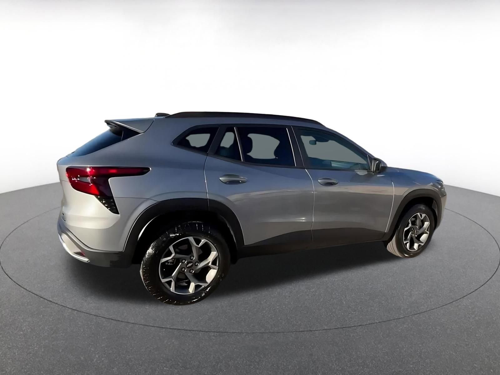 Used 2025 Chevrolet Trax LT image 15