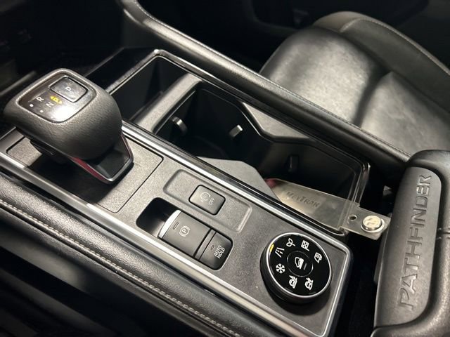 Used 2023 Nissan Pathfinder SL w/ Black Appearance Package image 24