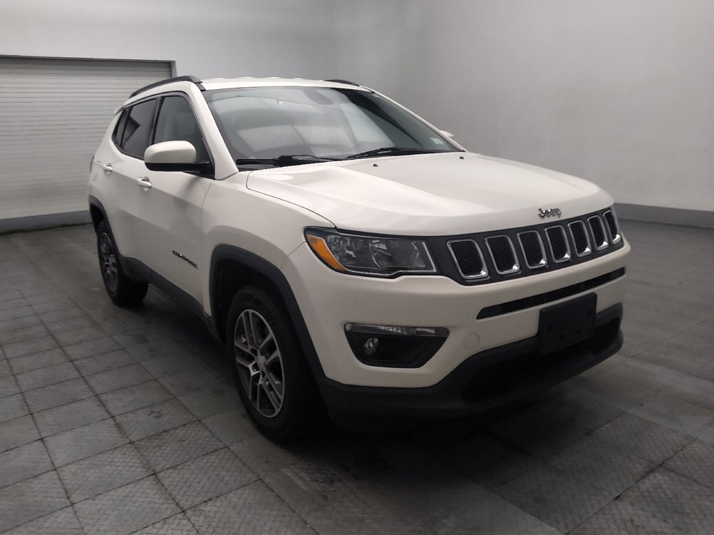 Used 2017 Jeep Compass Latitude w/ Cold Weather Group AWD/4WD image 13