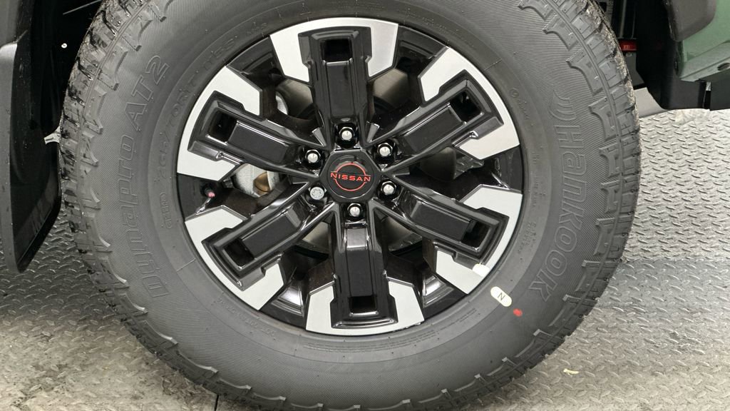 Used 2024 Nissan Frontier PRO-4X w/ Technology Package AWD/4WD image 19