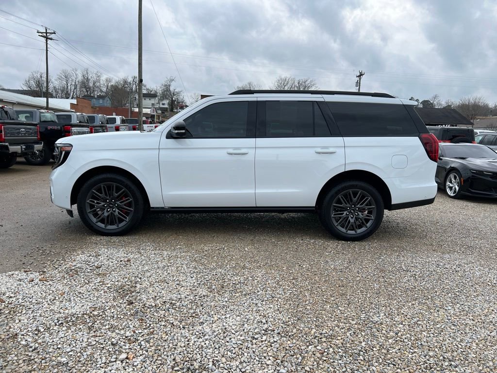Used 2025 Ford Expedition Platinum w/ Stealth Performance Package image 5