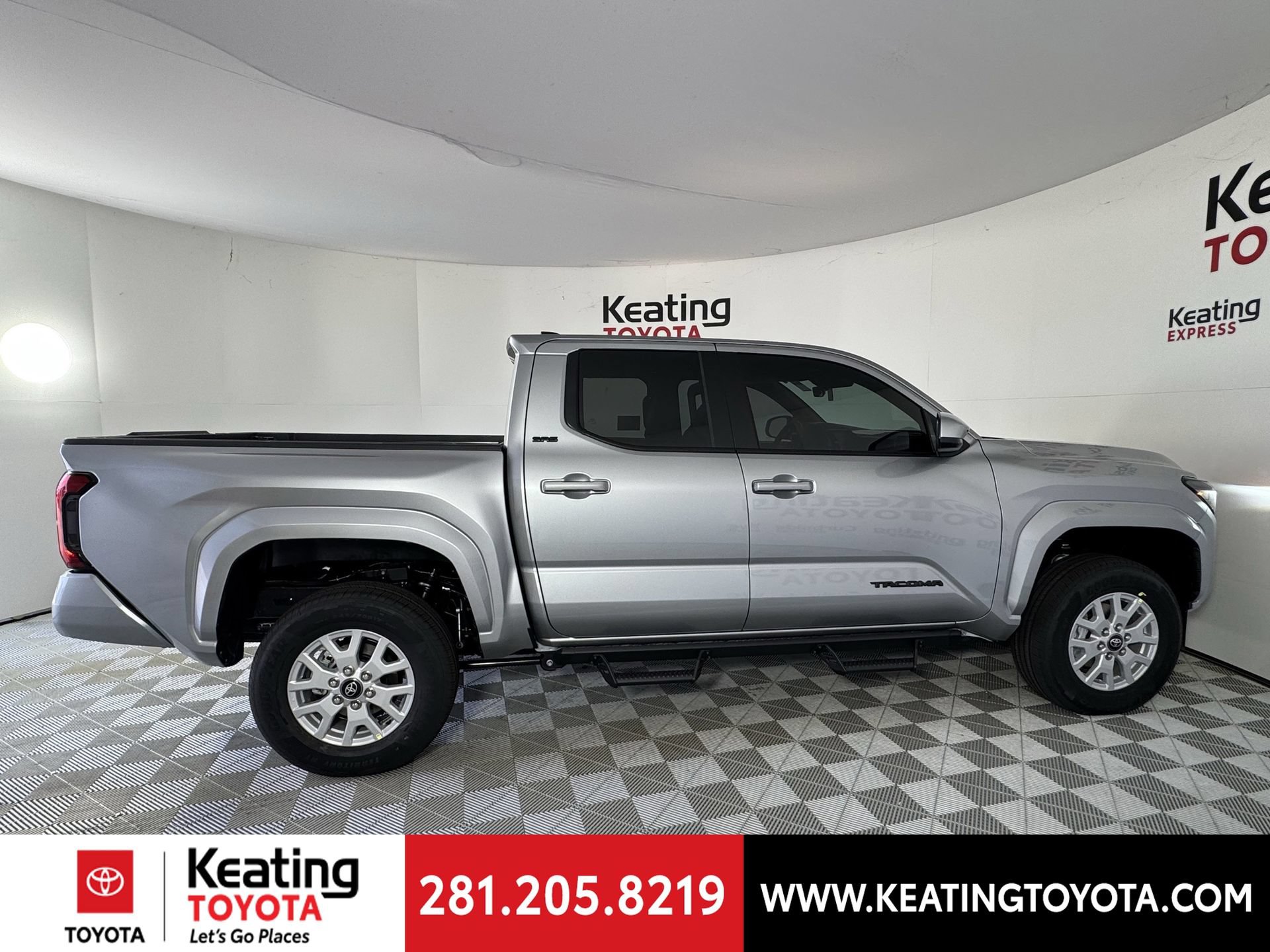 Used 2026 Toyota Tacoma SR5 AWD/4WD image 4