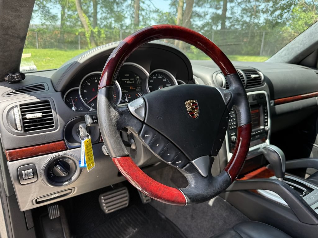 Used 2005 Porsche Cayenne Turbo AWD/4WD image 14