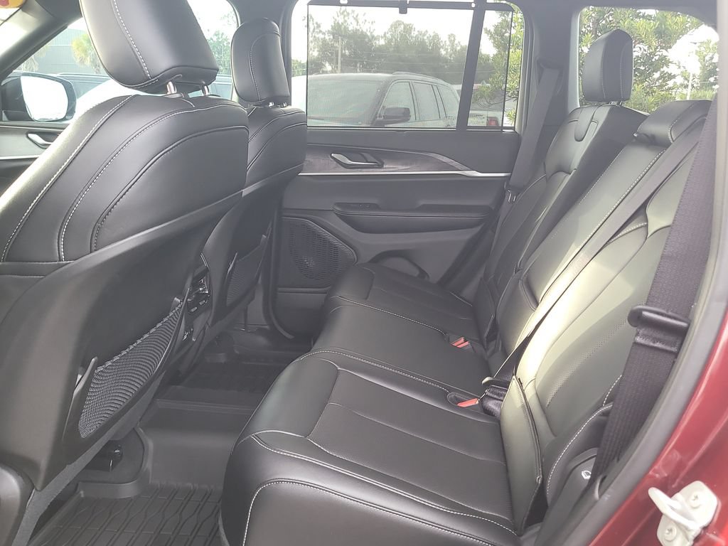 Certified 2025 Jeep Grand Cherokee Limited w/ Luxury Tech Group II RWD image 13