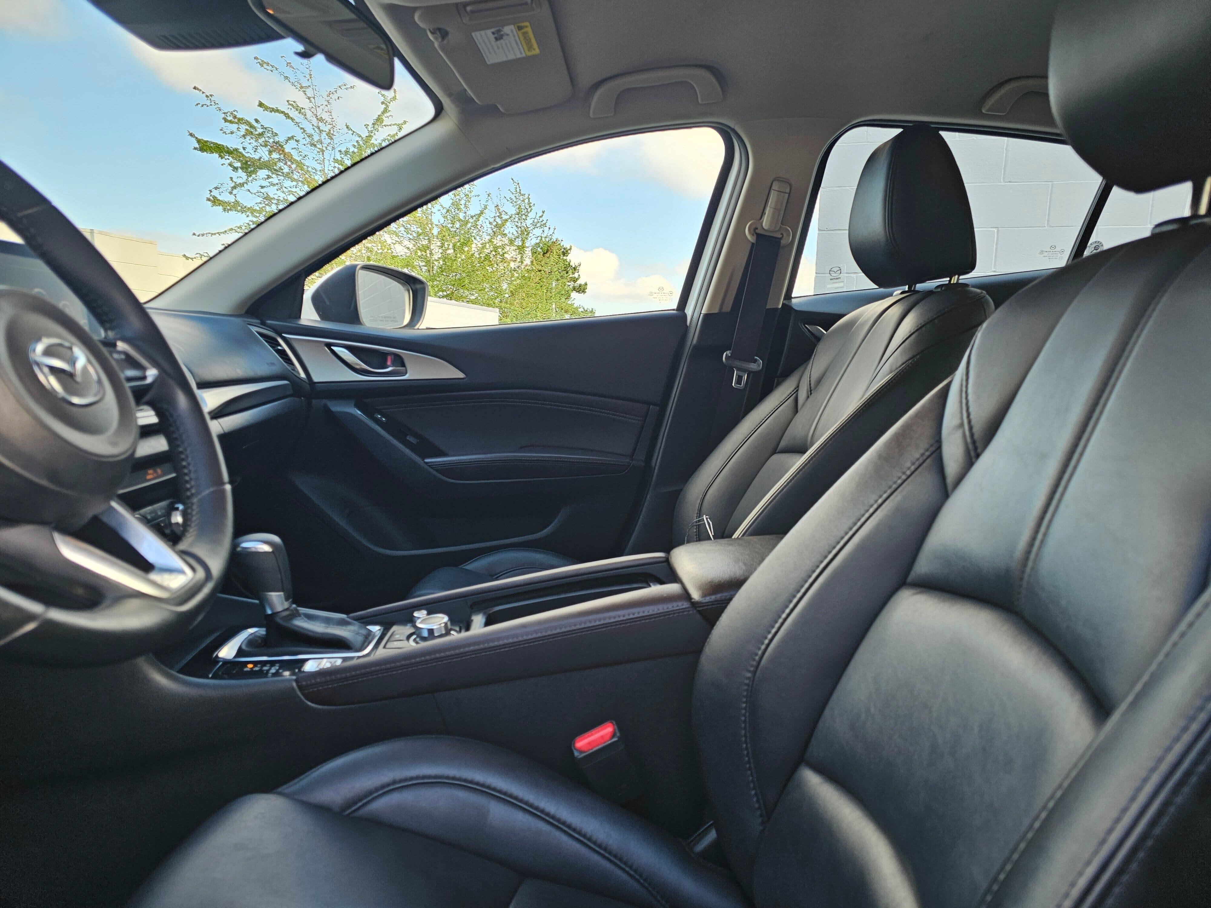 Used 2017 MAZDA MAZDA3 Touring FWD image 23