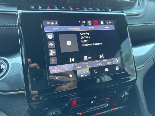 Used 2023 Jeep Grand Cherokee L Laredo image 21