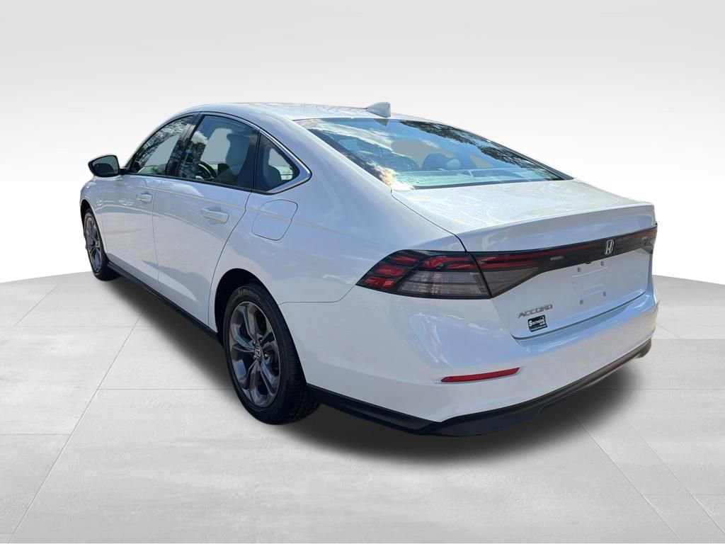 Used 2024 Honda Accord EX image 3