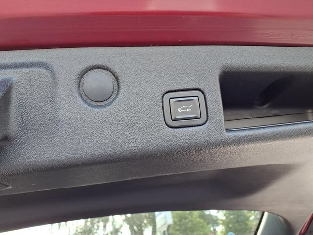 Used 2019 Chevrolet Equinox LT w/ Sun & Navigation Package FWD image 13