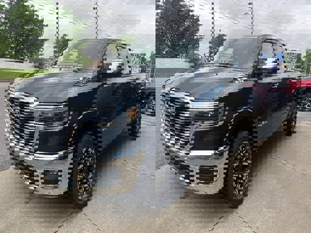 New 2025 RAM 1500 Laramie image 5