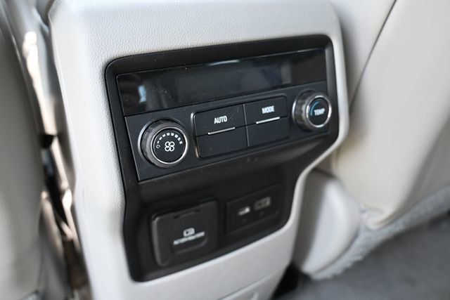 Used 2020 GMC Acadia SLT FWD image 27