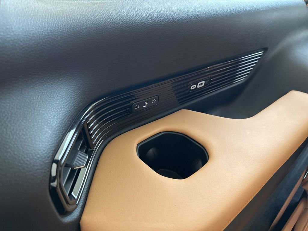 Used 2025 Jeep Grand Wagoneer L Series III w/ Rear Seat Video Group 1 image 49