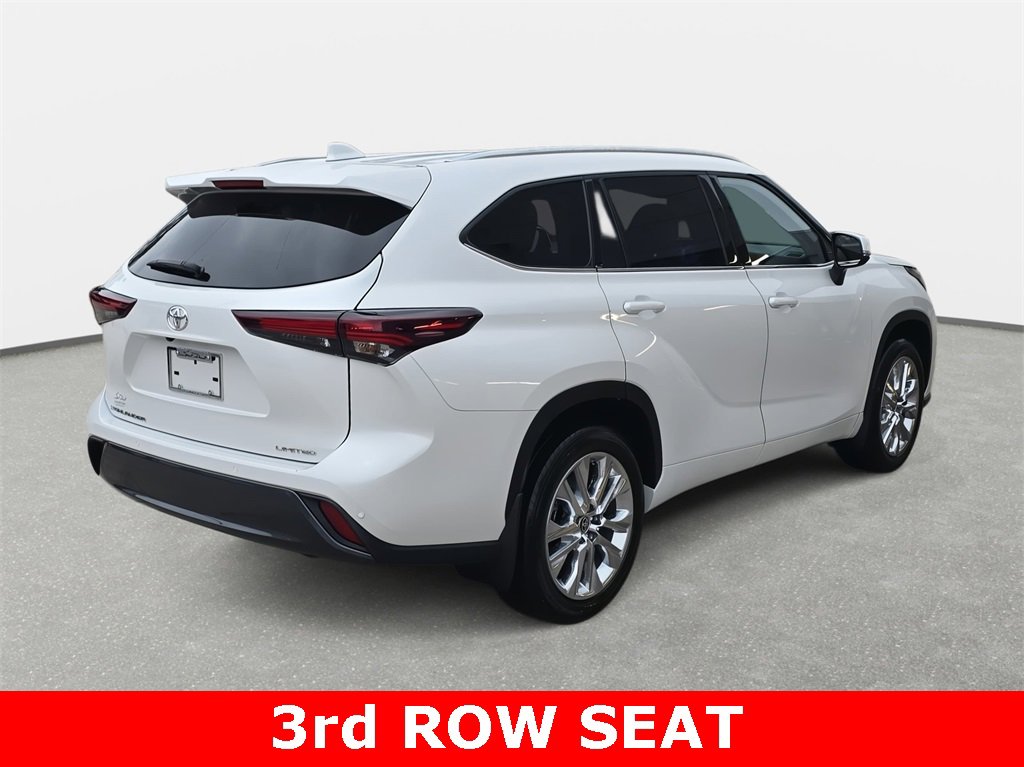 Used 2024 Toyota Highlander Limited image 5