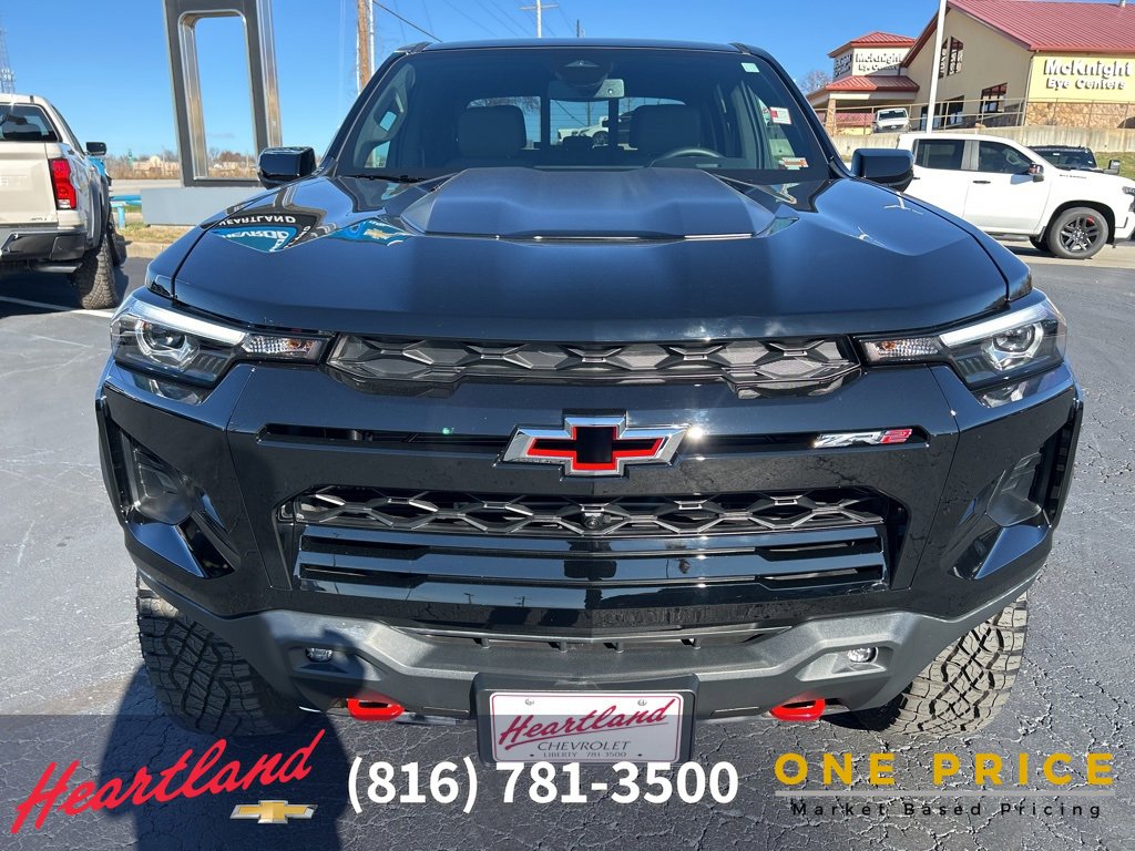 Used 2024 Chevrolet Colorado ZR2 w/ ZR2 Convenience Package III image 2