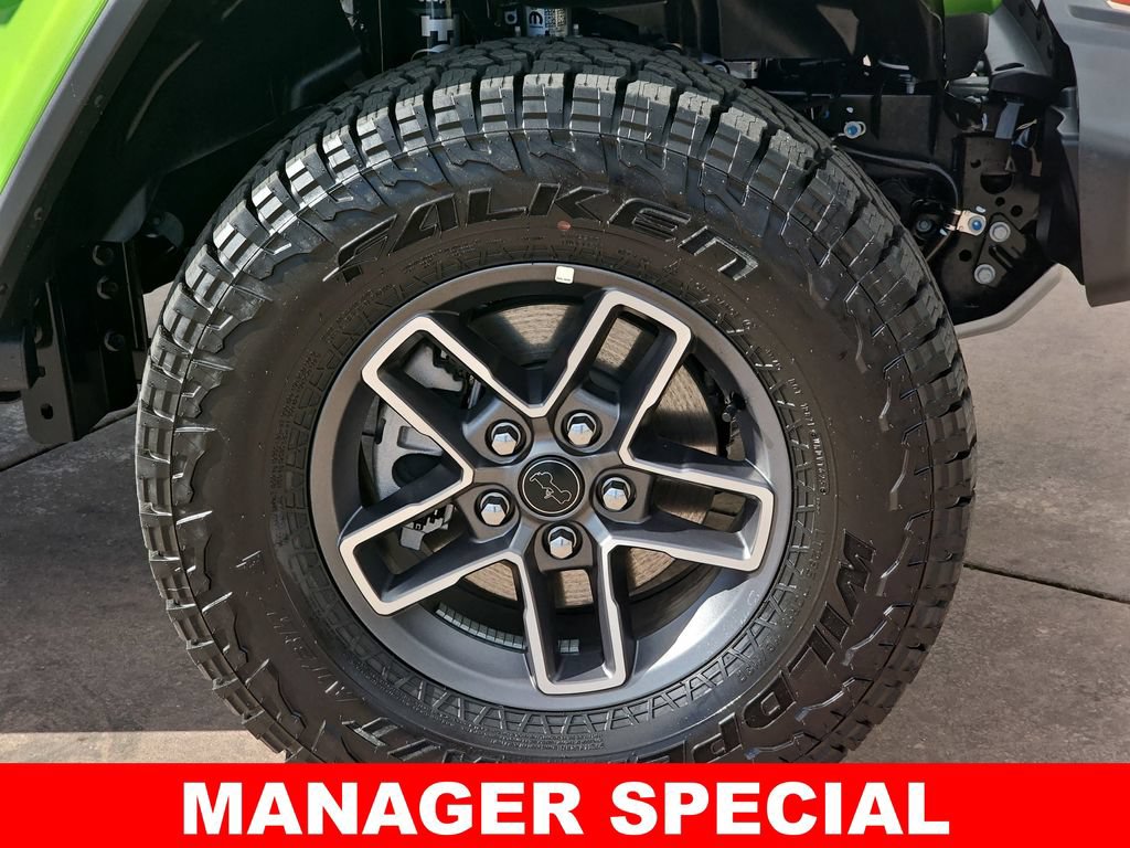 New 2025 Jeep Gladiator Mojave w/ Convenience Group AWD/4WD image 38