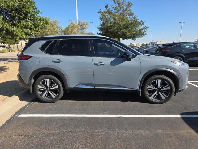 Used 2023 Nissan Rogue Platinum w/ Platinum Premium Package FWD image 3