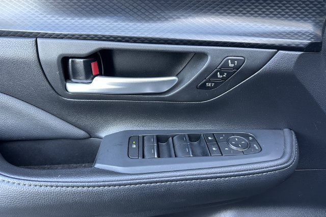 Used 2025 Toyota Grand Highlander AWD Hybrid image 12