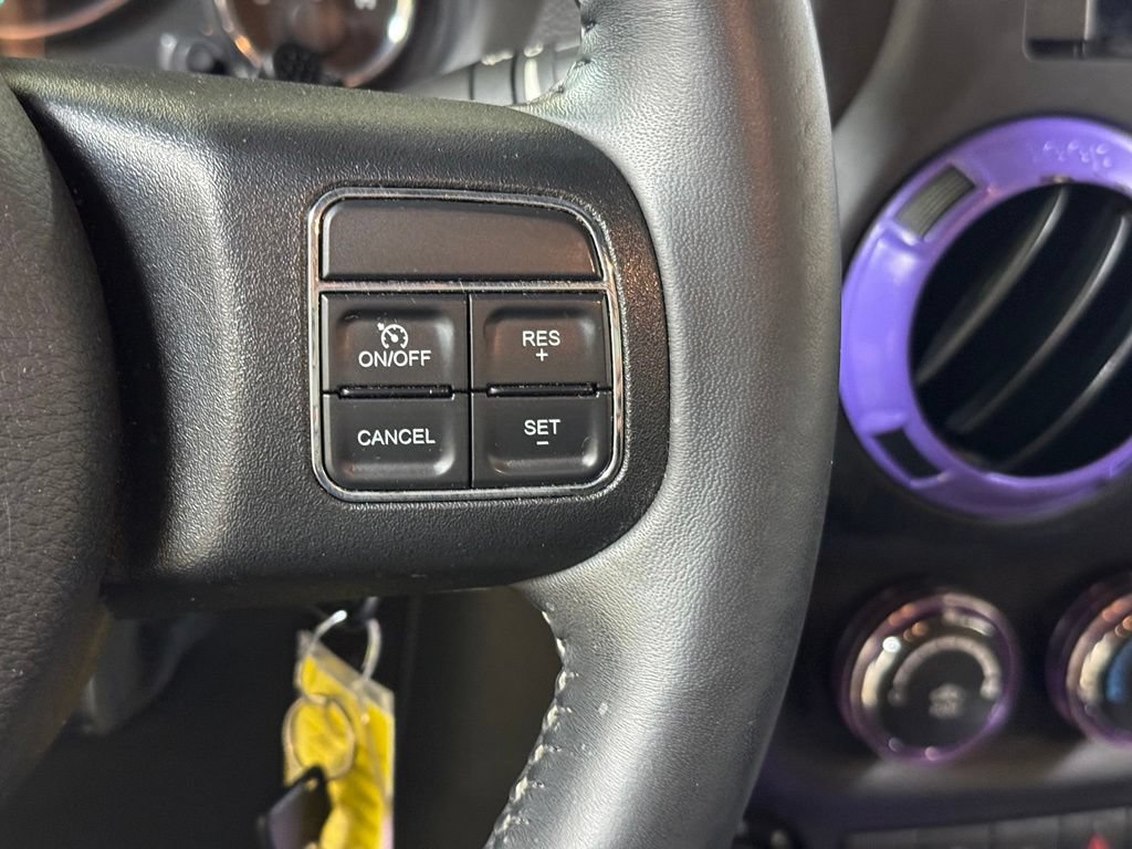 Used 2018 Jeep Wrangler Unlimited Sahara AWD/4WD image 29
