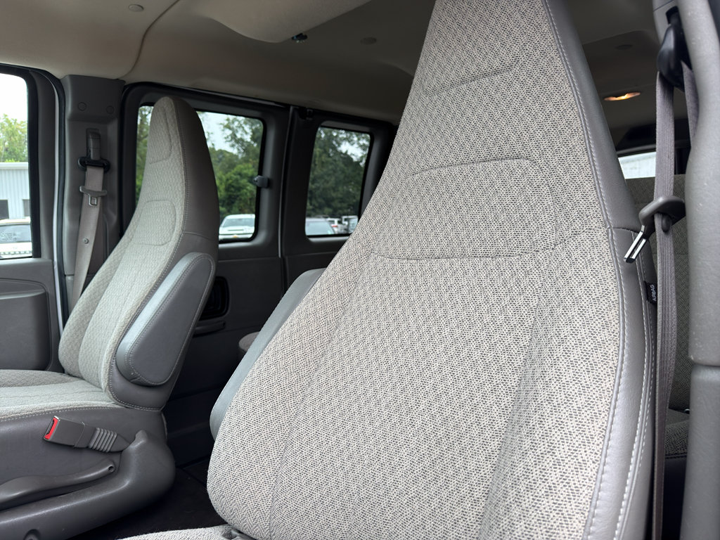 Used 2025 Chevrolet Express 3500 LT w/ LT Preferred Equipment Group RWD image 20