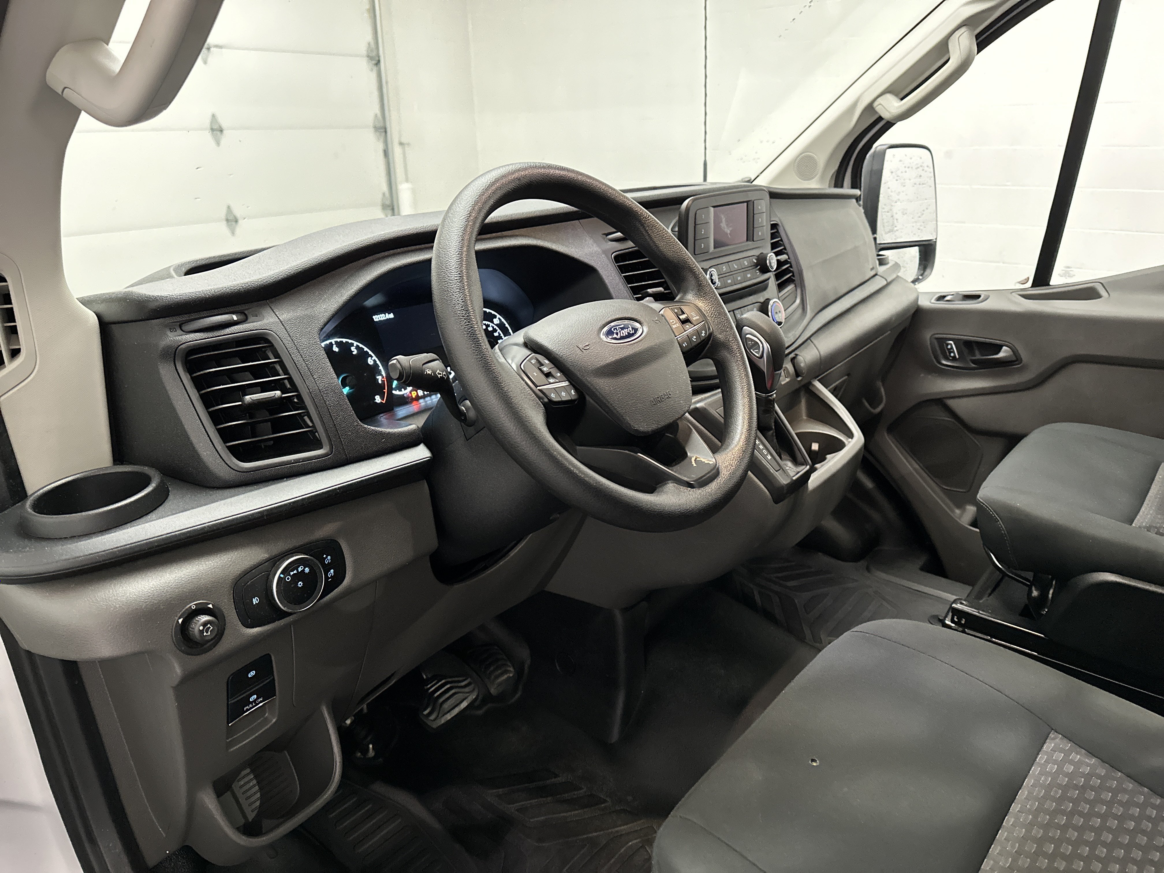 Used 2025 Ford Transit 250 Low Roof w/ Exterior Upgrade Package RWD image 15