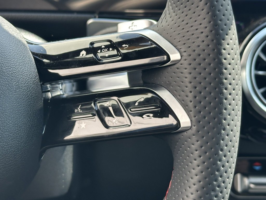 Used 2024 Mercedes-Benz GLB 250 image 20