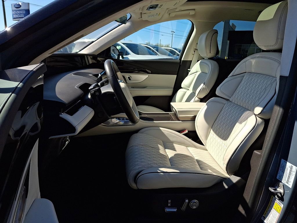 Used 2025 Lincoln Nautilus Black Label AWD/4WD image 14