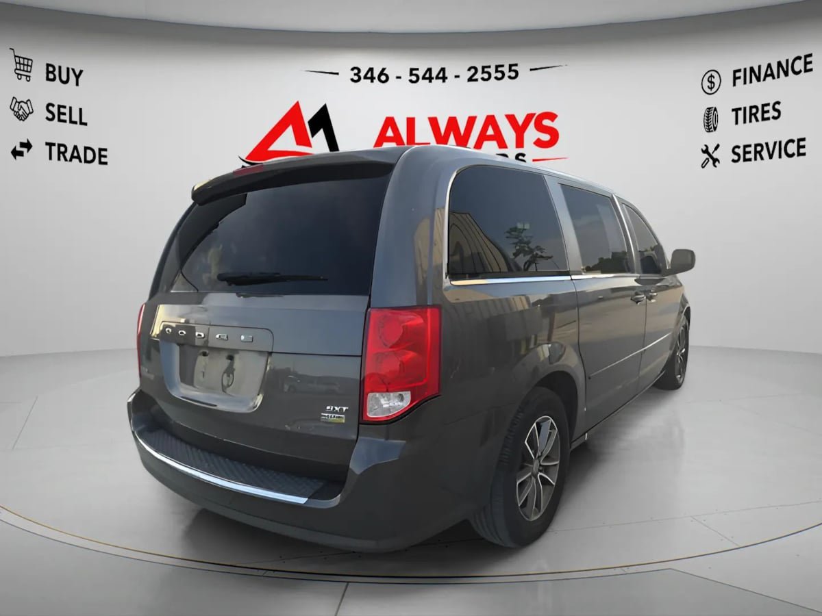 Used 2017 Dodge Grand Caravan SXT FWD image 14
