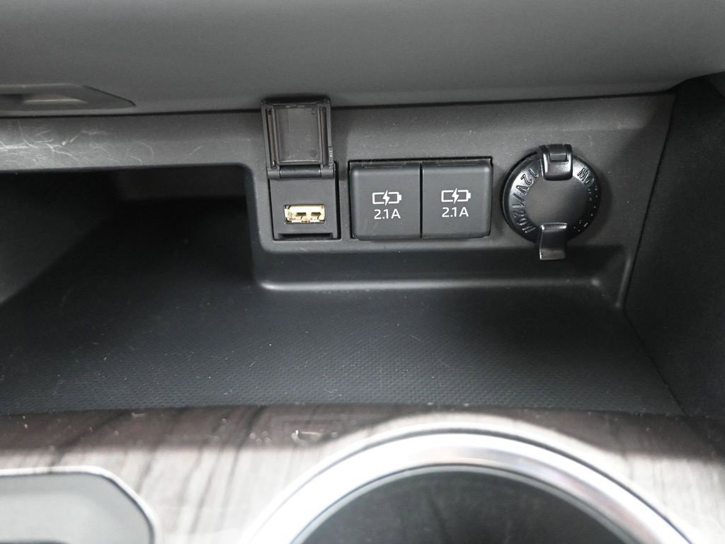 Used 2021 Toyota Highlander Limited image 22