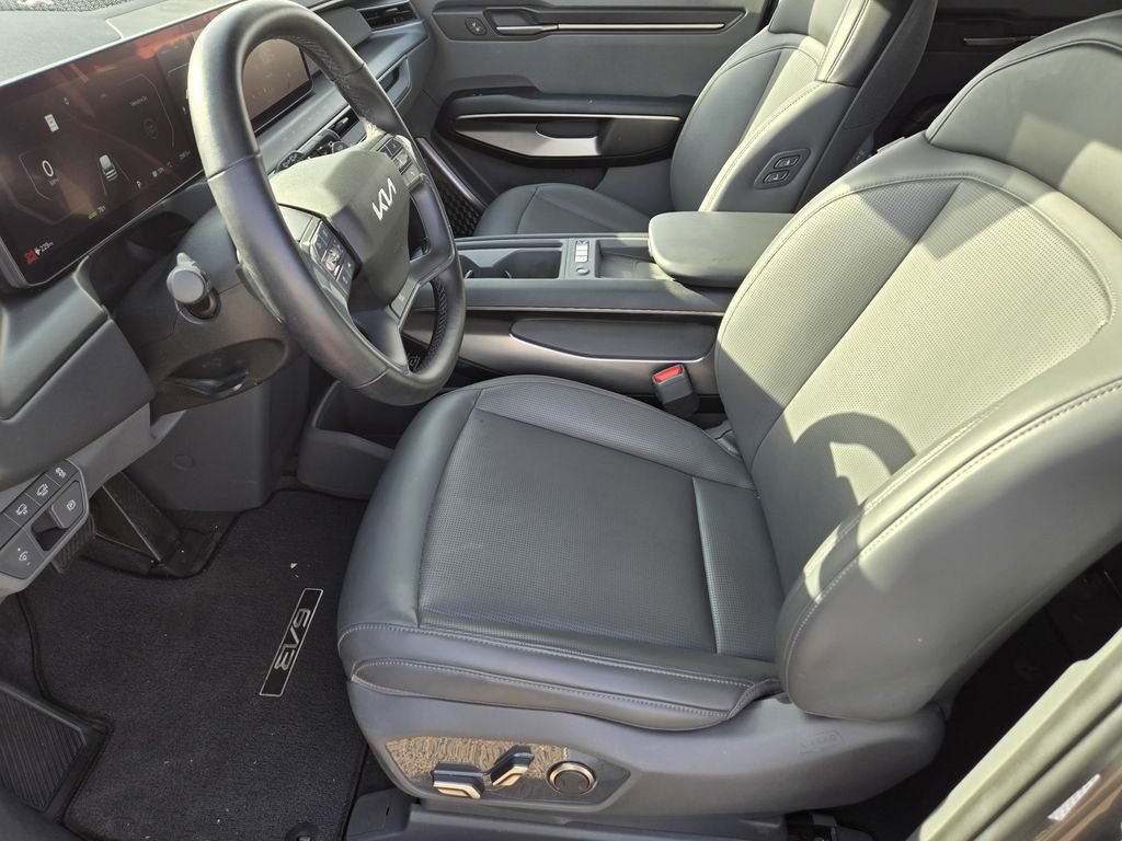 Used 2024 Kia EV9 Light Long Range RWD image 12