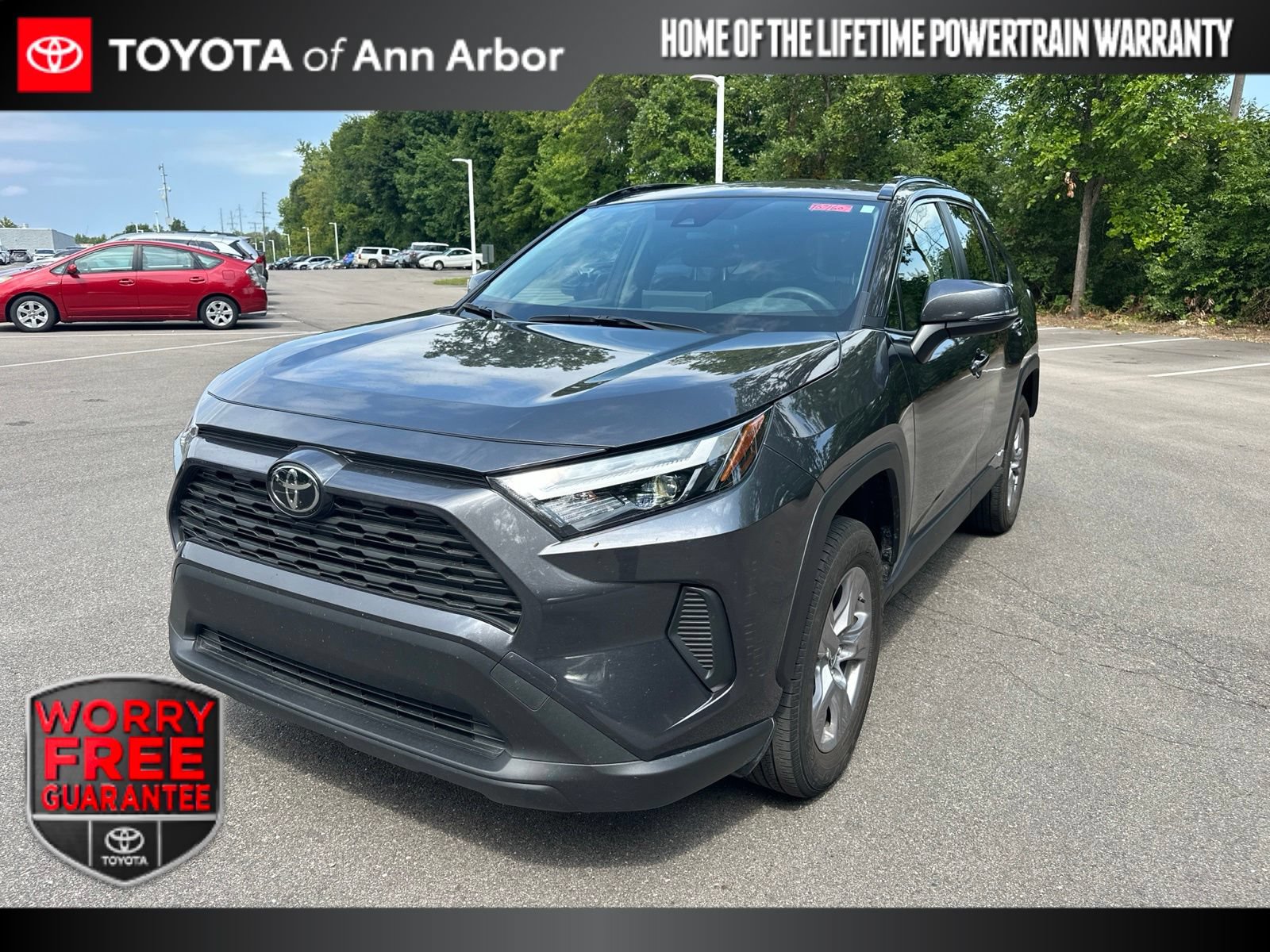 Used 2025 Toyota RAV4 XLE AWD/4WD image 1