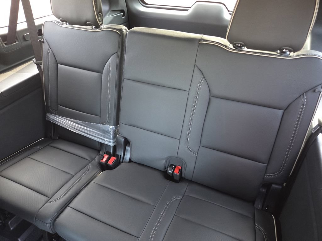 New 2026 Chevrolet Suburban Premier RWD image 21
