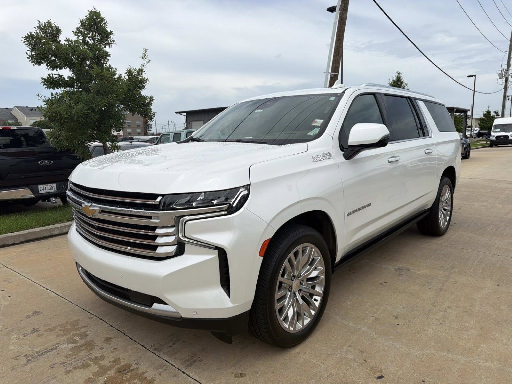 Used 2023 Chevrolet Suburban High Country w/ LPO, Illumination Package RWD image 5