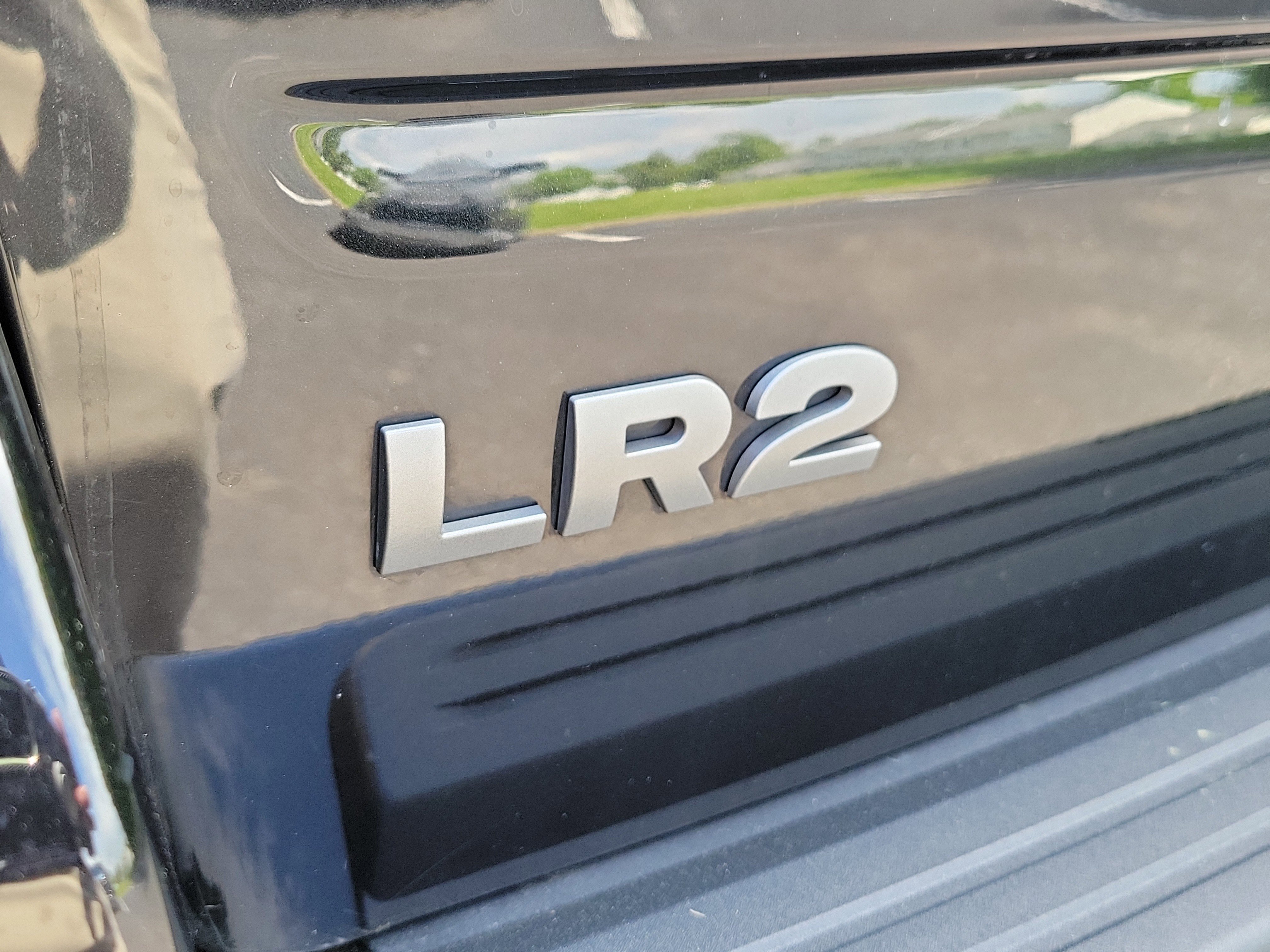 Used 2014 Land Rover LR2 AWD/4WD image 7