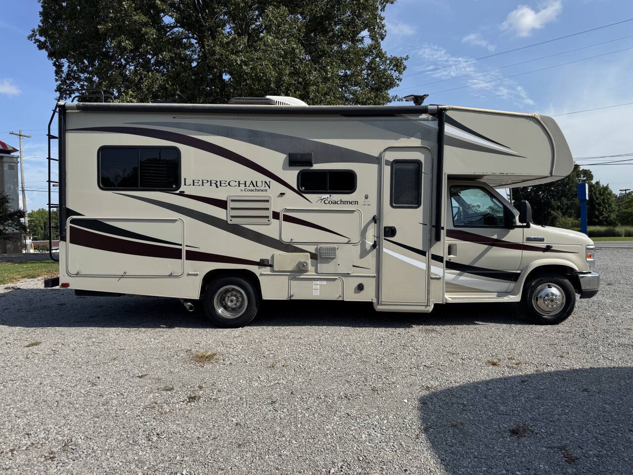 Used 2016 Ford E-450 and Econoline 450 Super Duty w/ Motorhome Prep Package RWD image 8
