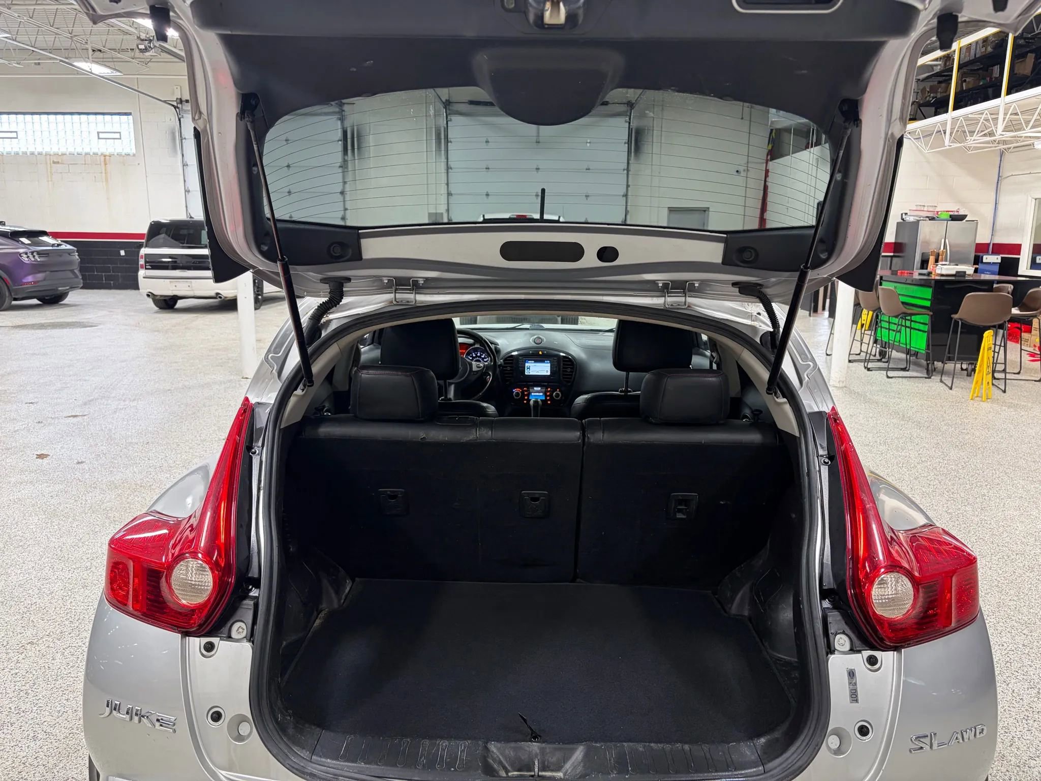Used 2011 Nissan Juke SL image 23