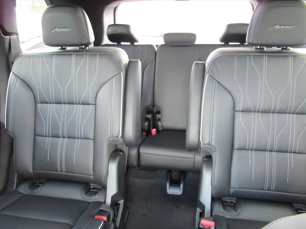 New 2026 Buick Enclave Avenir w/ Super Cruise Package FWD image 20