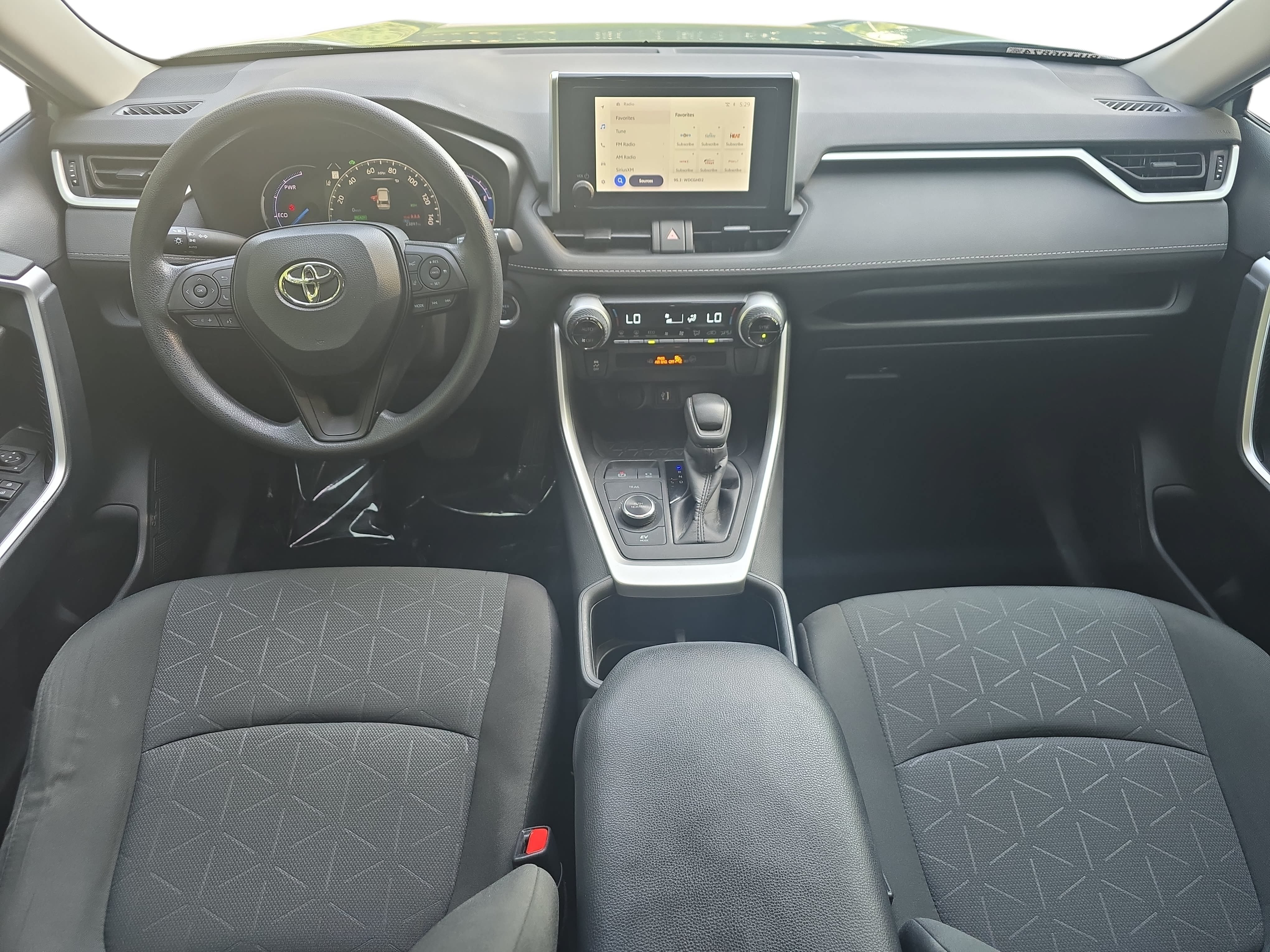 Used 2023 Toyota RAV4 XLE AWD/4WD image 9