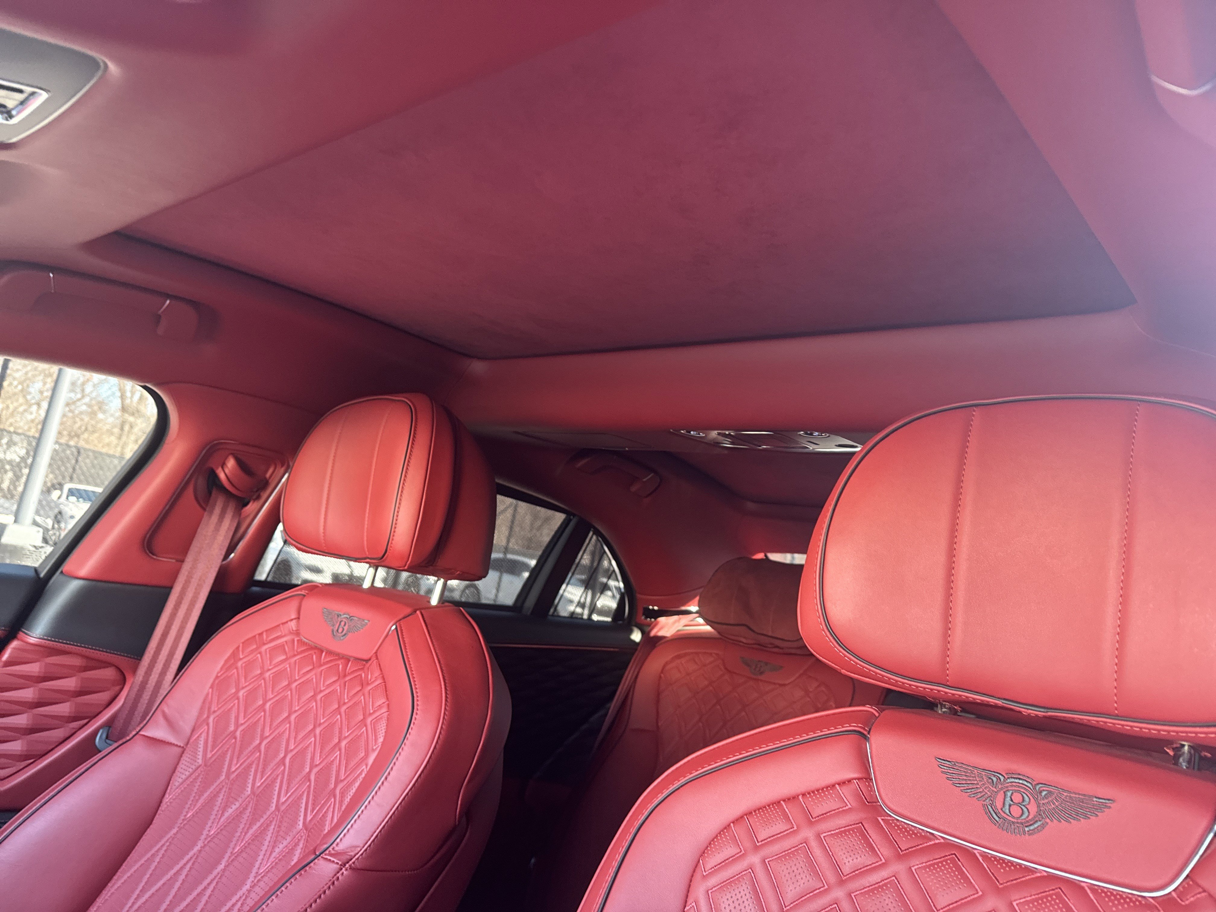 Used 2022 Bentley Flying Spur Plug-In Hybrid image 16