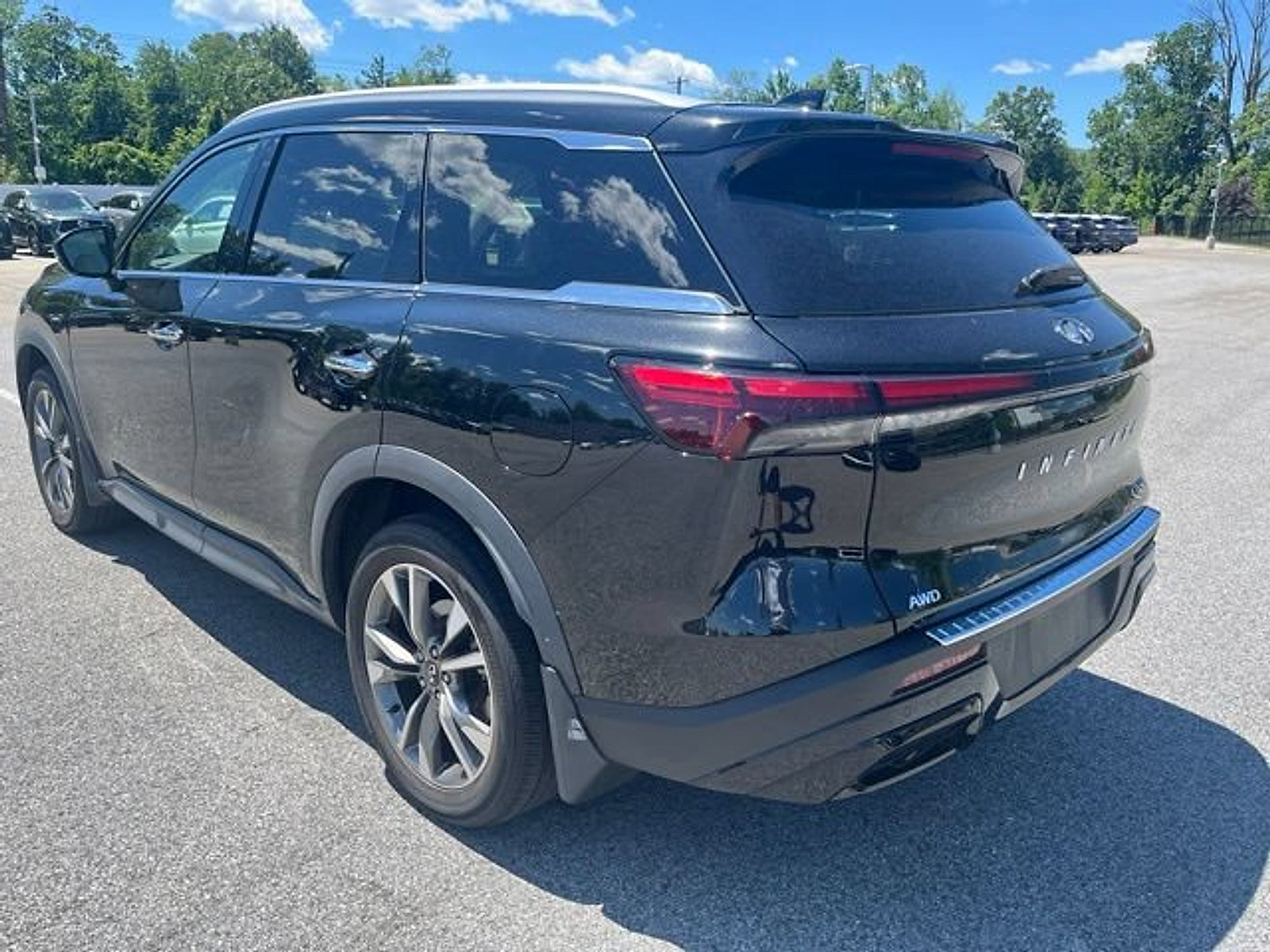 Certified 2023 INFINITI QX60 Luxe w/ Performance Audio Package AWD/4WD image 5