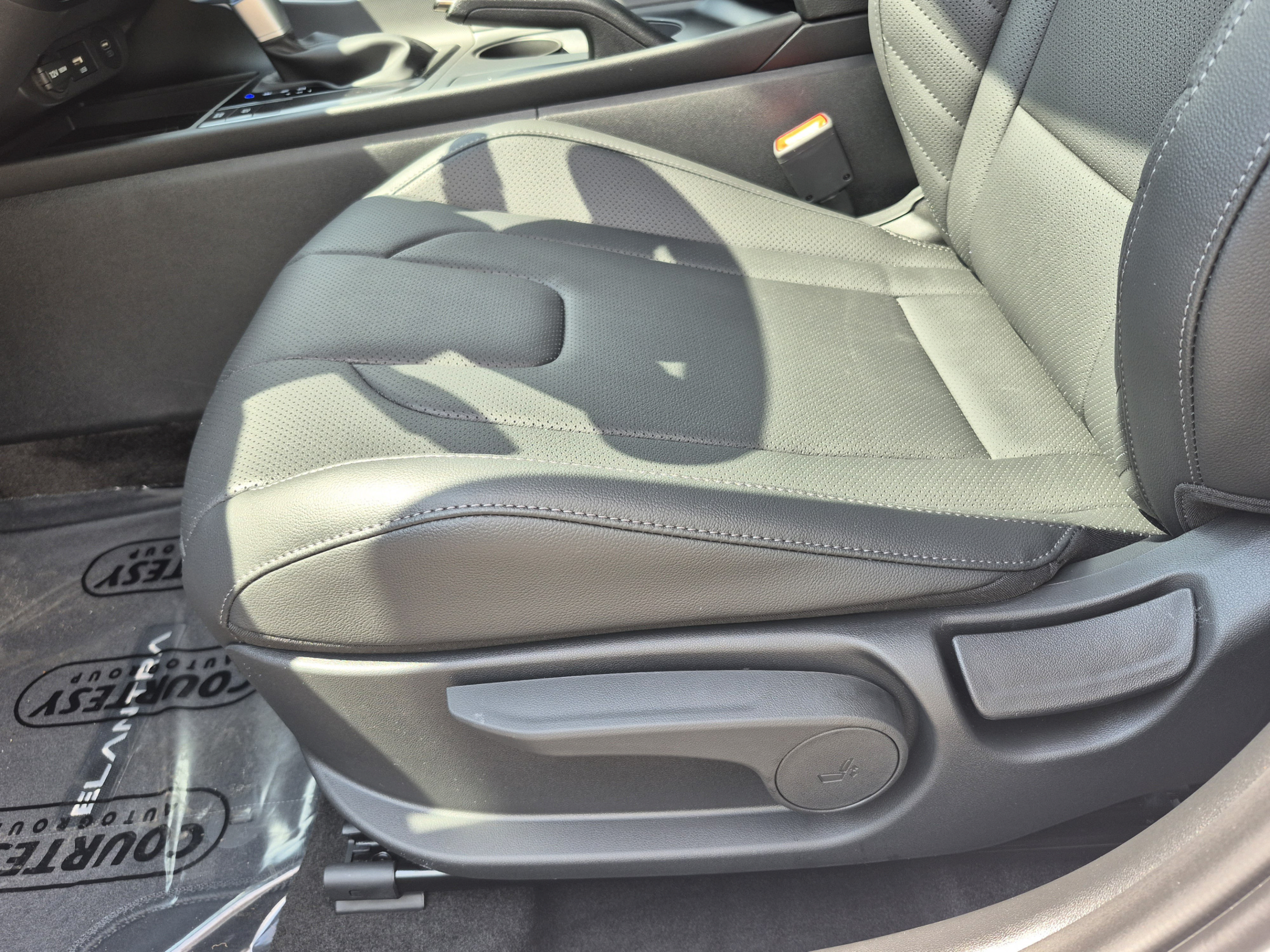 New 2026 Hyundai Elantra SEL Sport FWD image 19