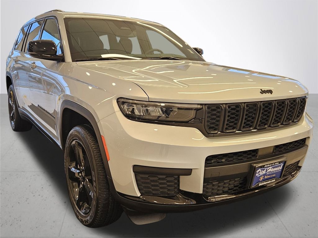 Used 2023 Jeep Grand Cherokee L Laredo image 5