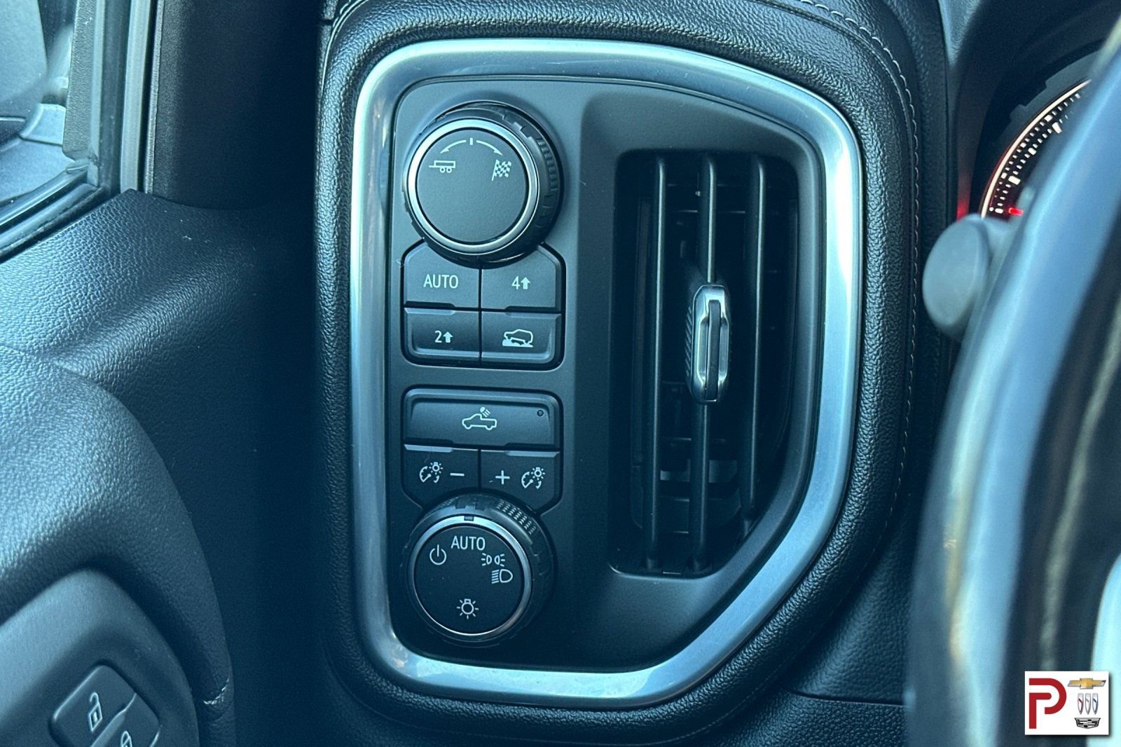 Used 2019 Chevrolet Silverado 1500 LT image 29