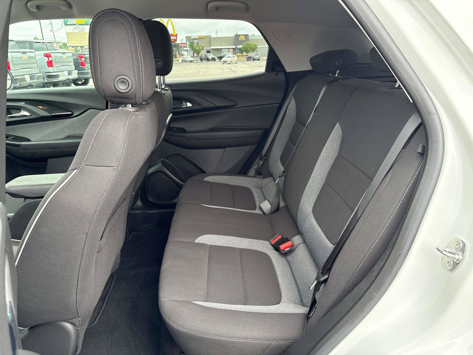 Used 2023 Chevrolet TrailBlazer LT w/ Convenience Package FWD image 9