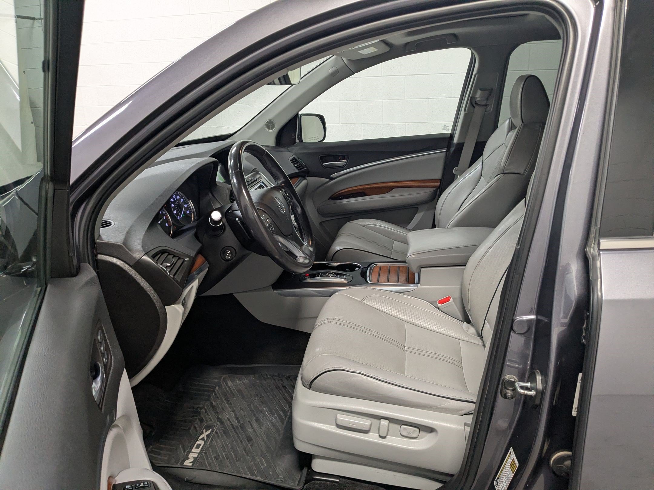 Used 2018 Acura MDX SH-AWD w/ Advance Package image 21