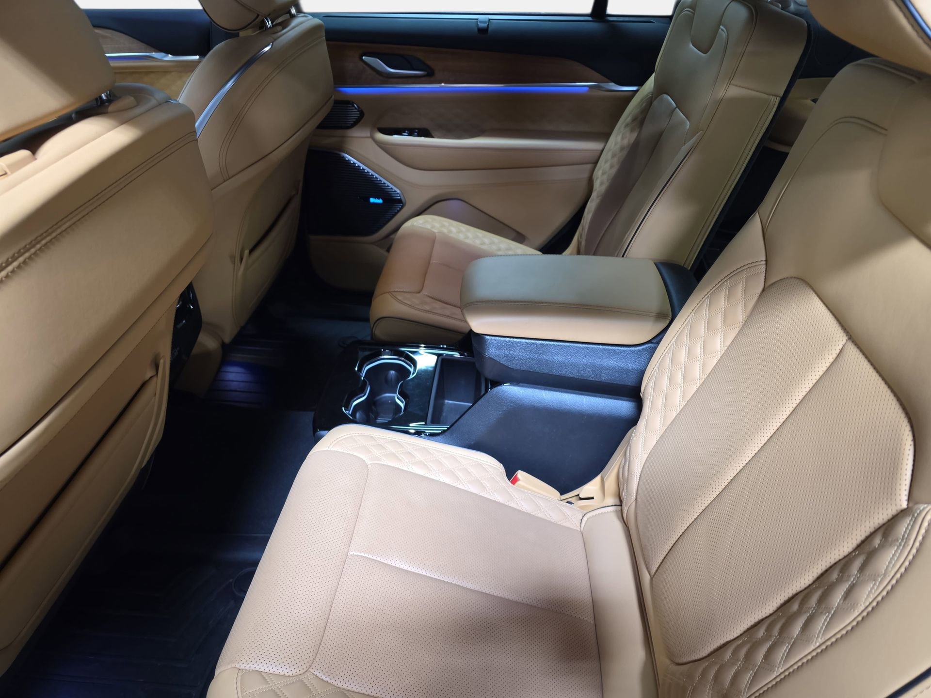 Used 2023 Jeep Grand Cherokee L Summit image 14