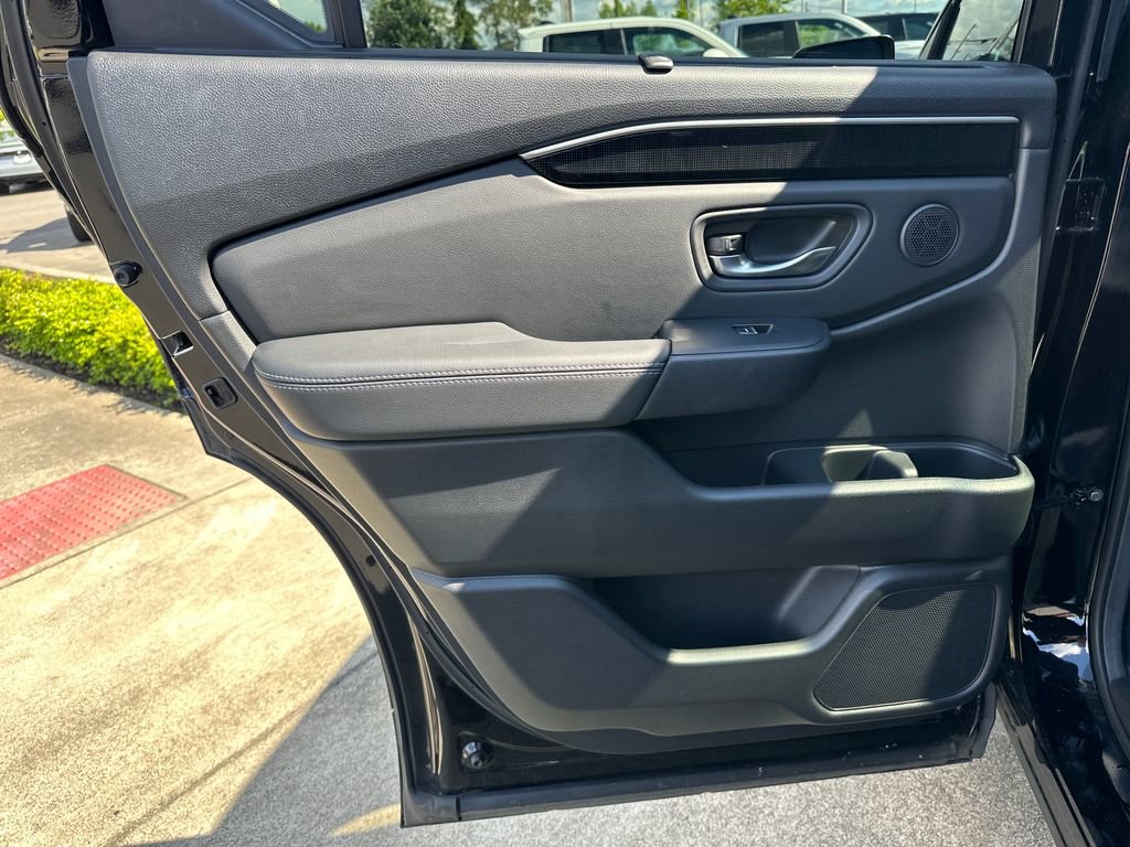 Used 2025 Honda Pilot Elite image 13